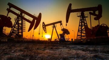 ارتفاع النفط 1.5%.. وخام برنت يُغلق أعلى 65 دولاراً – وطني