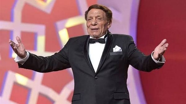 عادل إمام واحد من عباقرة التمثيل في العالم