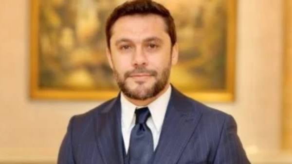 أحمد حسن يكشف مصير مدرب بيراميدز