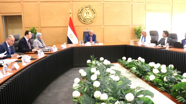 وزير الكهرباء يبحث مع وفد المفوضية الأوروبية التعاون في مجال الطاقة