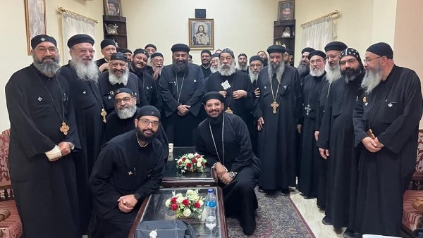 آيات صعبة الفهم.. المؤتمر الـ 43 لكهنة وسط القاهرة