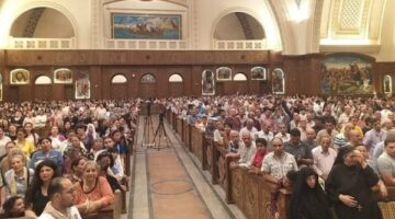بحضور شعبي كبير .. الاحتفال بعيد نياحة الأنبا أبرآم بالفيوم |صور