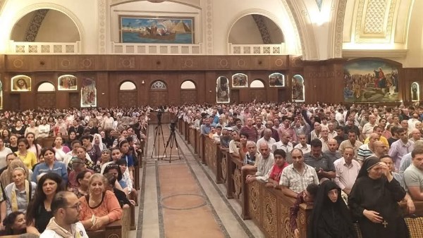 بحضور شعبي كبير .. الاحتفال بعيد نياحة الأنبا أبرآم بالفيوم |صور