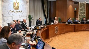 مصر تستعد لـ”الأيام الصعبة”.. الحكومة تدعم المشروعات الصغيرة.. وخطة مهمة لتفادي قطع الكهرباء.. ومفاجآت جديدة في الطريق