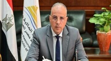وزير الري يوجه باستمرار متابعة حالة المصارف الزراعية ومحطات المياه بالمحافظات