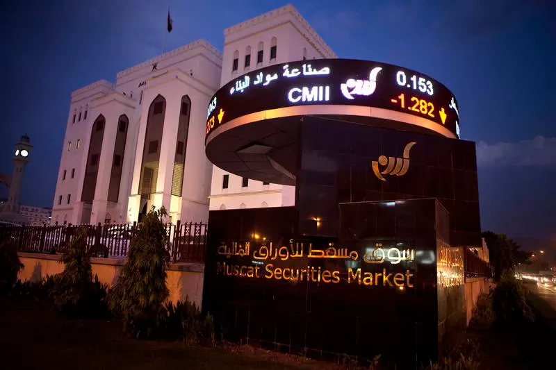 المستثمرون في بورصة مسقط يقبلون على الشراء مستفيدين من تراجع أسعار الأسهم – وطني