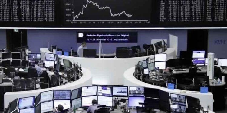 الأسهم الأوروبية ترتفع قبيل قرار المركزي الأوروبي بشأن الفائدة