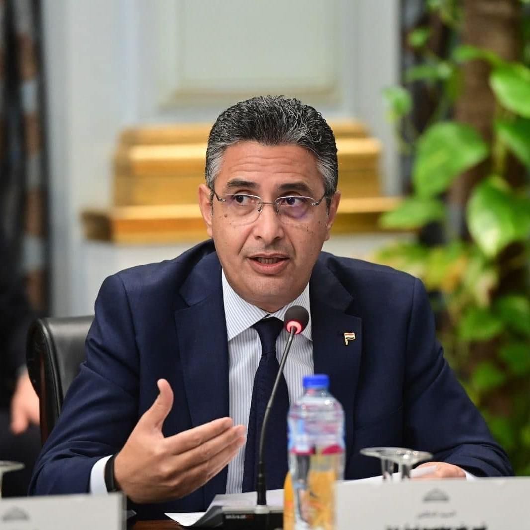 وزير التموين يعقد اجتماعًا مع ممثلي شعبة المواد الغذائية لبحث المقترحات وآليات التطوير