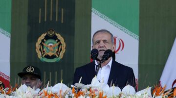 في اتصال هاتفي.. الرئيس الإيراني يهنئ ولي العهد السعودي بمناسبة عيد الأضحى المبارك