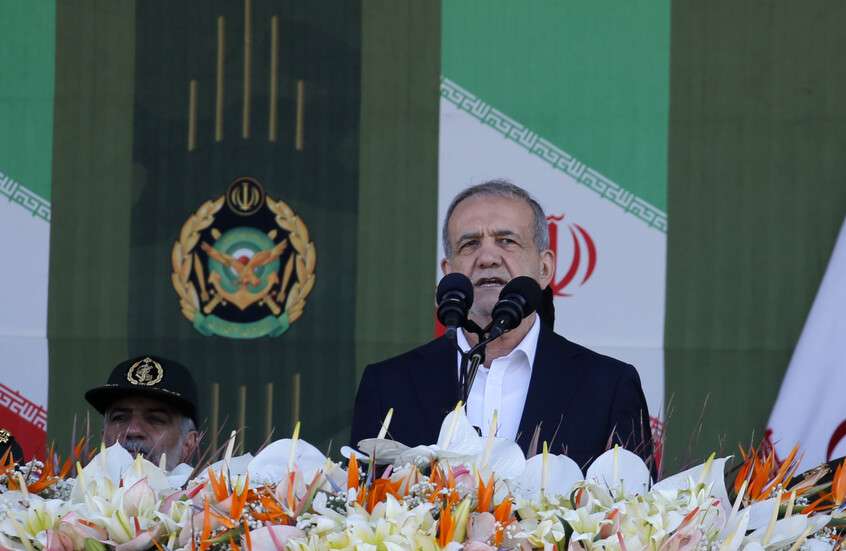 في اتصال هاتفي.. الرئيس الإيراني يهنئ ولي العهد السعودي بمناسبة عيد الأضحى المبارك