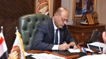 وزير العمل يقرر صرف 200 ألف جنيه لأسرة الشهيد سائق شاحنة المواد البترولية