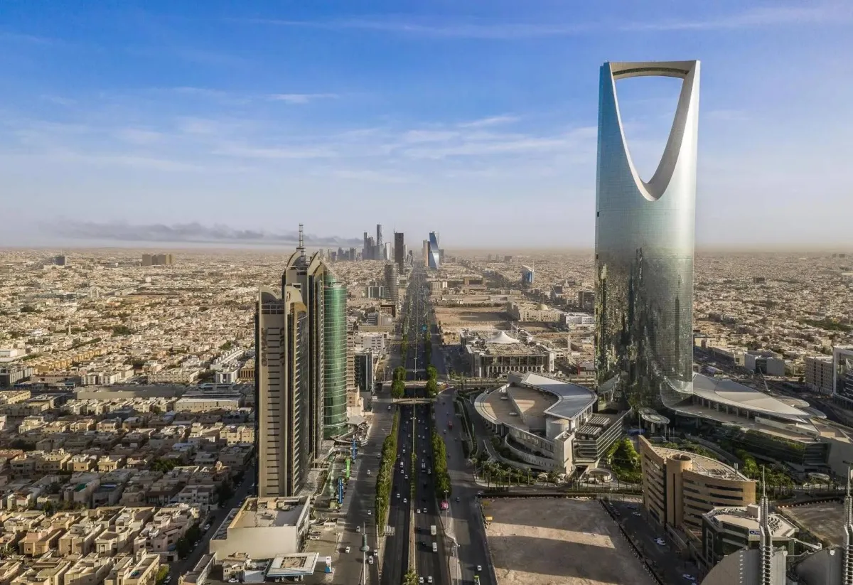 نمو متسارع في السياحة السعودية يدفع حجوزات الفنادق ويعزز التوطين