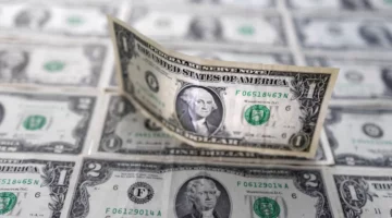 الدولار يتراجع وسط قلق مالي بعد قانون ترمب وضغوط تجارية