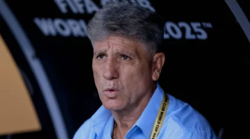 الهلال خصم صعب… فوزهم على مانشستر لم يكن سهلاً