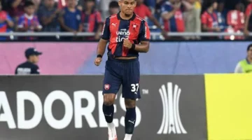 مانشستر يونايتد يتعاقد مع الباراغوياني دييغو ليون