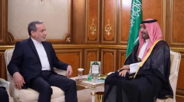 ولي العهد السعودي ووزير الخارجية الإيراني يبحثان المستجدات الإقليمية