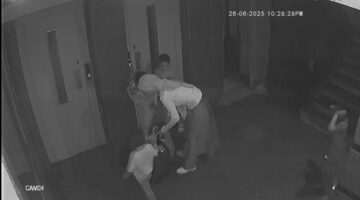 الصحفية المعتدى عليها ببورسعيد تستنكر موقف “حارس العقار وزوجته”:”ساندوا السائق بدلاً من إنقاذي”