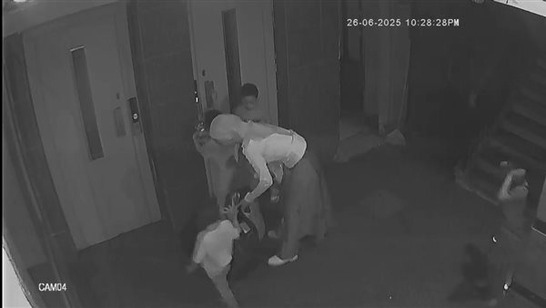 الصحفية المعتدى عليها ببورسعيد تستنكر موقف “حارس العقار وزوجته”:”ساندوا السائق بدلاً من إنقاذي”