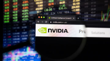 سهم إنفيديا يُلامس مستوى قياسيًا جديدًا بعد تخفيف قيود تصدير الرقائق للصين – وطني