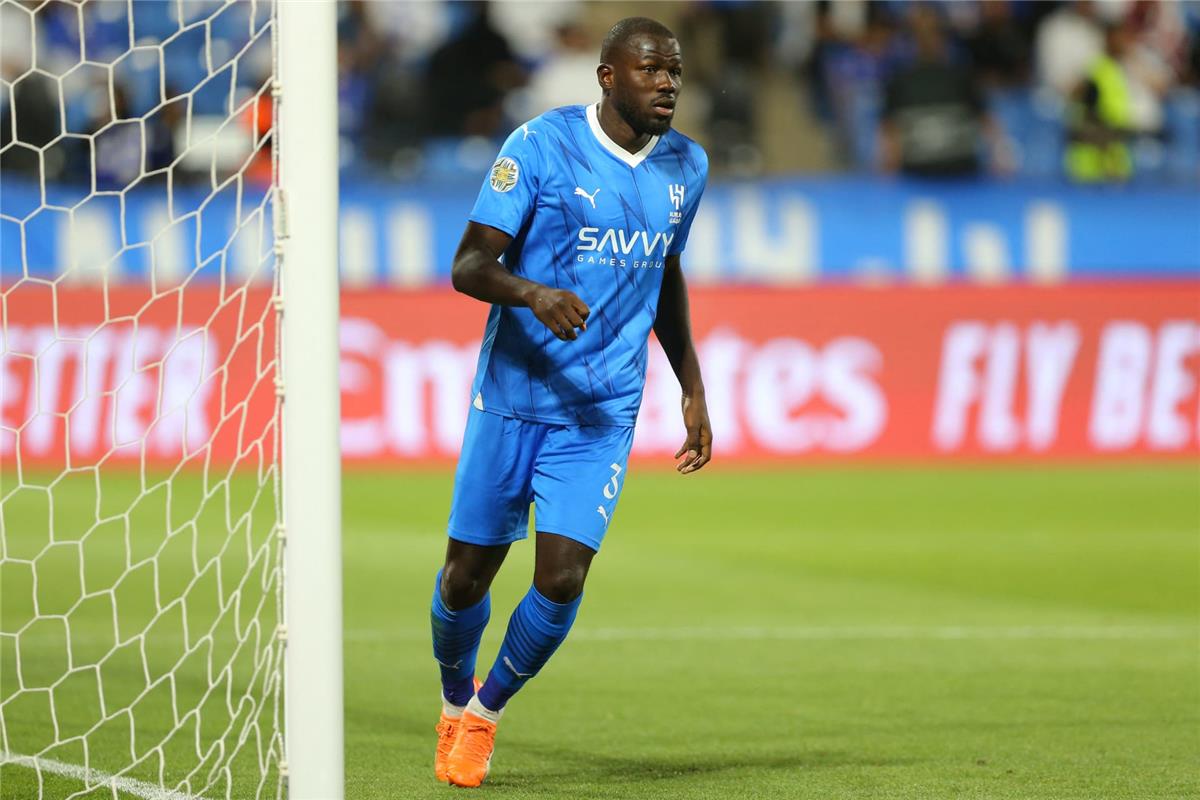 فيديو | برأسية رائعة.. كوليبالي يسجل هدف الهلال الثالث أمام مانشستر سيتي