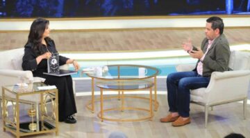 غدا.. منى الشاذلي تعرض صورًا نادرة من حياة أم كلثوم