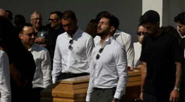 مشاهد لا تنسى من جنازة جوتا.. ورود وانكسار وعودة نيفيز إلى البرتغال بعد 12 ساعة من مباراة الهلال وفلومينينسي (صور)