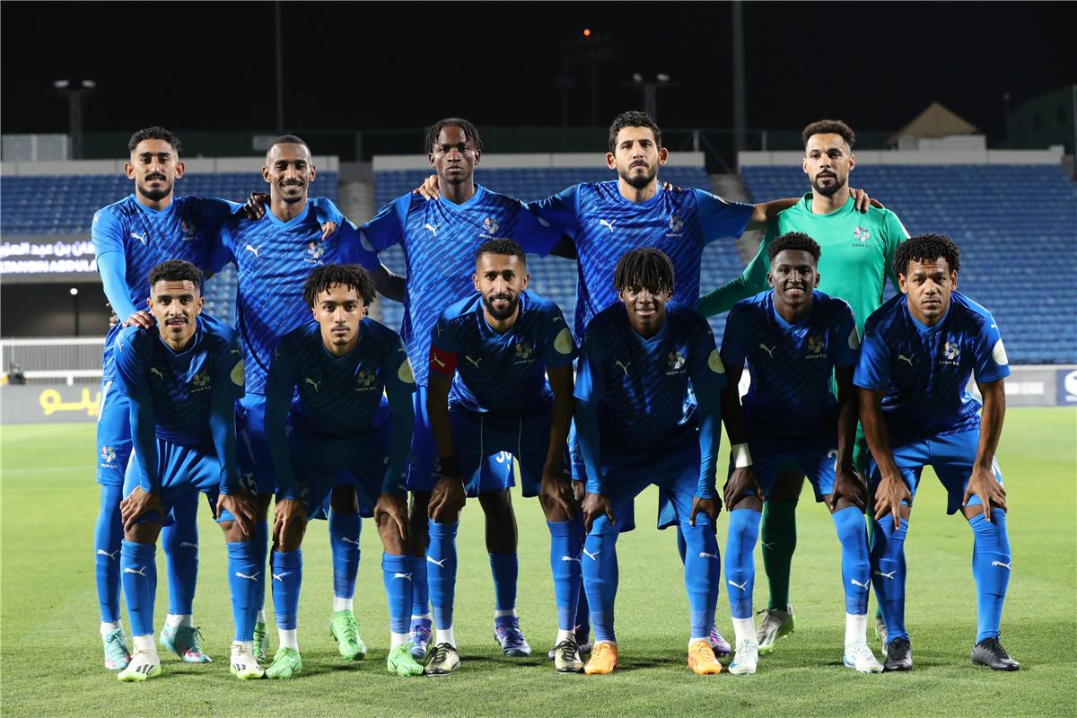 نيوم السعودي يعلن مدرب باريس سان جيرمان السابق مدربًا للفريق