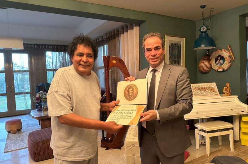 تكريم الفنان الكبير محمد منير بـ وسام ماسبيرو للإبداع