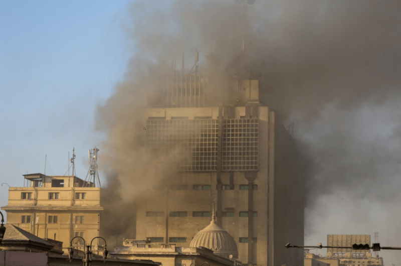 النيابة تستكمل تحقيقاتها في حريق سنترال رمسيس