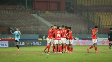 شوبير يوضح تفاصيل مفاوضات الزمالك مع لاعب الأهلي.. وموقف القلعة الحمراء