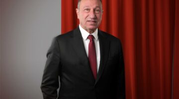 الخطيب مرافقاً لبعثة الأهلي في تونس استعدادًا للموسم الجديد