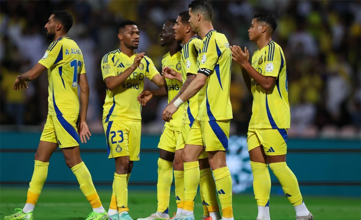 النصر السعودي يتلقى دعوة لخوض ودية أمام كريستال بالاس
