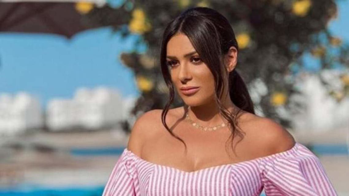 في عيد ميلادها الـ 48.. أجمل إطلالات إنجي المقدم