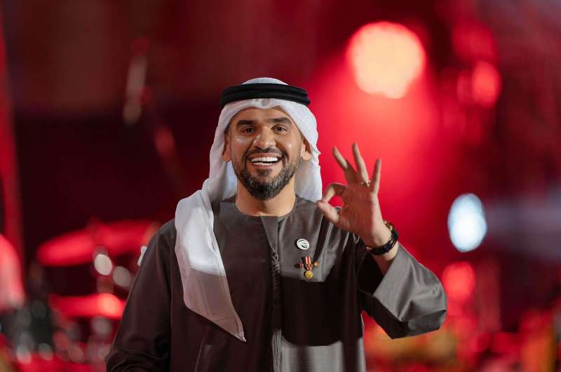 “يا ناقد الناس” و”أنا والقمر”.. حسين الجسمي يطرح أغنيتين جديدتين