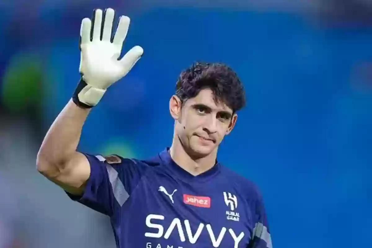 بعد العروض الأوروبية والعربية.. ياسين بونو يحسم موقفه من الرحيل عن الهلال السعودي