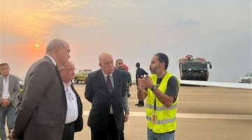 وزير الطيران المدني يتفقد مطار القاهرة الدولي بعد هبوط اضطراري لطائرة خاصة أجنبية