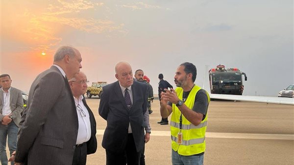 وزير الطيران المدني يتفقد مطار القاهرة الدولي بعد هبوط اضطراري لطائرة خاصة أجنبية
