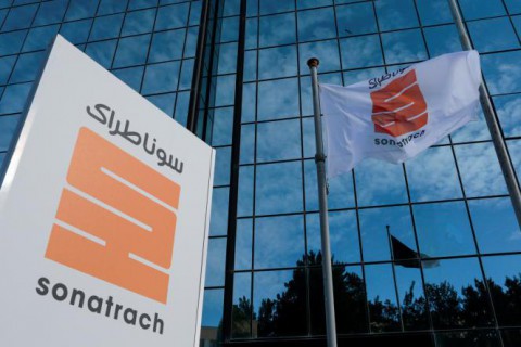 عقد بقيمة 1.35 مليار دولار بين سوناطراك الجزائرية و”إيني” الإيطالية