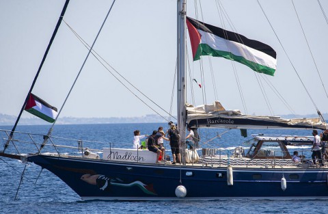 القضاء الإسباني يفتح تحقيقا ضد نتنياهو ووزير خارجيته ومسؤولين عسكريين بتهمة ارتكاب جرائم حرب وضد الإنسانية على خلفية الهجوم على سفينة “مادلين” في يونيو الماضي
