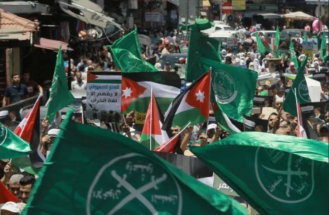 لأول مرة منذ “حظر الأخوان” في الأردن : إحالة” شركات” ولجان وجمعيات إلى الحل والنيابة بتهمة ” تأسيس واجهات لجمعية محظورة “..إشكالات” قانونية ” بالجملة في الطريق ومجددا ” القرار نهائي ولا تسوية سياسية “