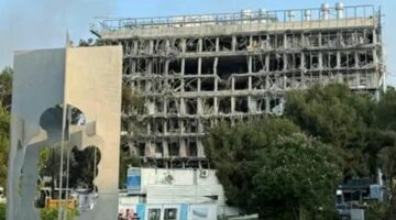 إعلاميٌّ إسرائيليٌّ بارزٌ: “الرقابة تمنع النشر عن الدمار الذي سببته الصواريخ الإيرانيّة لكيلا يعرف الجمهور حجم الضرر الذي لحق بنا”.. نصف مليار دولار خسائر معهد وايزمان والمحكمة تُواصِل منع الصحافيين الأجانب دخول غزّة