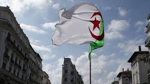 محكمة جزائرية تخفف أحكاما بحق ثلاث شخصيات طمحت للترشح للرئاسة عام 2024