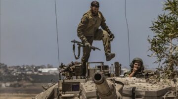 الجيش الإسرائيلي يعترف بمقتل أحد جنوده بعد محاولة المقاومة أسره جنوبي غزة.. وإصابة جنديين آخرين في خان يونس