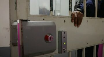 سجين يهرب من سجن فرنسي في حقيبة نزيل آخر أفرج عنه