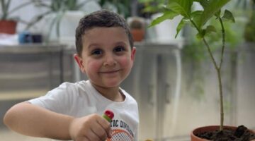 سلطان ناصر شفيق.. يهوى زراعة الأشجار والاهتمام بها. – أخبار السعودية