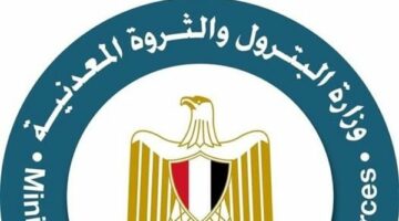عاجل..انقلاب بارج بحري في منطقة جبل الزيت بخليج السويس