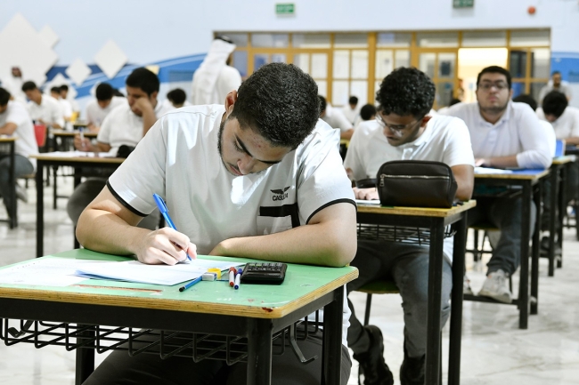 رسمياً… الحبس 7 سنوات لمن يسرّب الاختبارات
