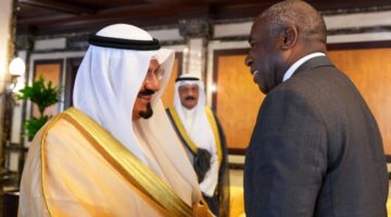 رئيس الوزراء يبحث ووزير الخارجية البريطاني سبل تعزيز العلاقات والتعاون