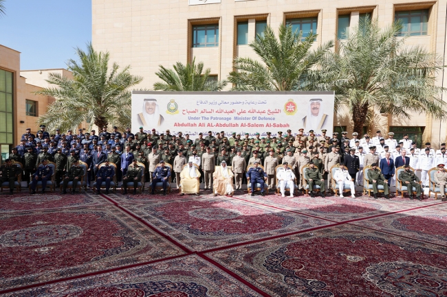 وزير الدفاع: إعداد قيادات عسكرية مؤهلة علمياً وعملياً