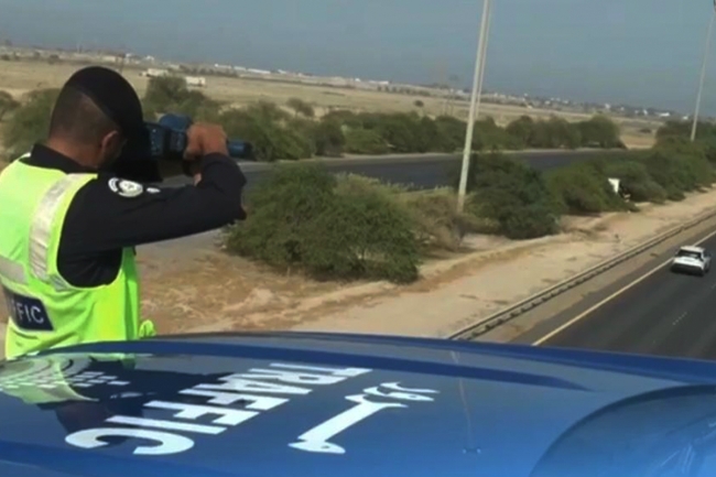 حملة بـ«الرادار المتنقل» تُسفر عن 118 مخالفة مرورية وضبط 3 مطلوبين